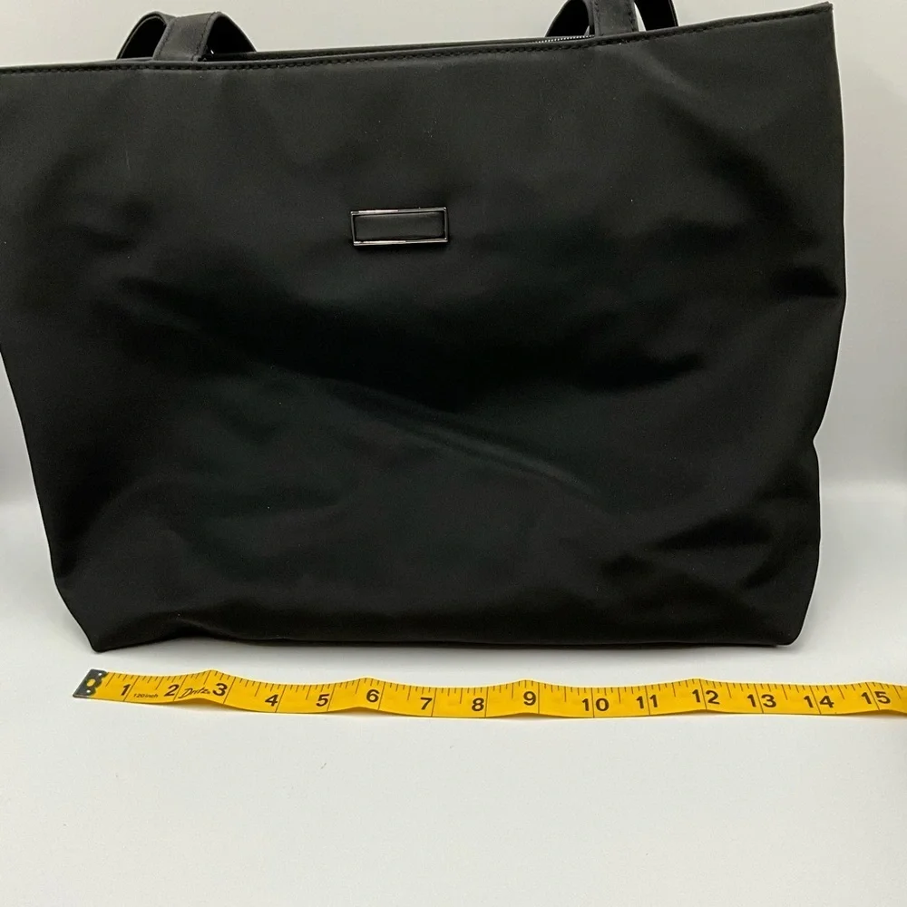 N/A sleek versatile